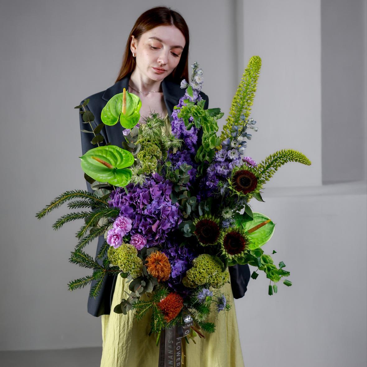 Авторский букет с антуриумами (мужское счастье)