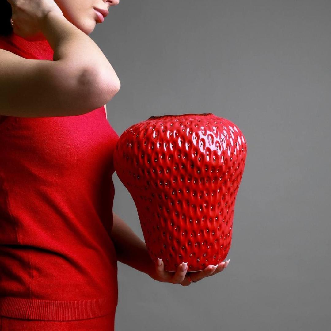 Ваза Клубника