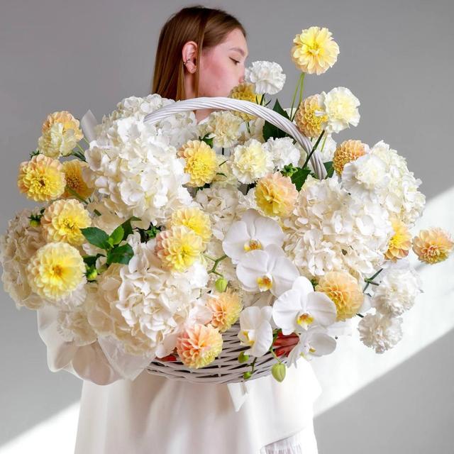 Композиция в корзине Лучи солнца