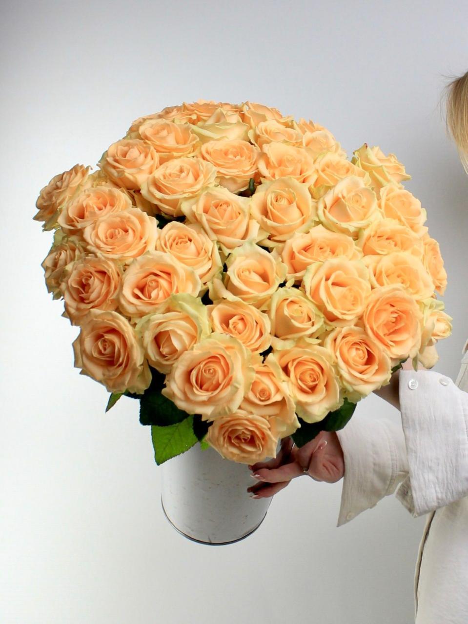 Роза Россия Peach Avalanche 60 см