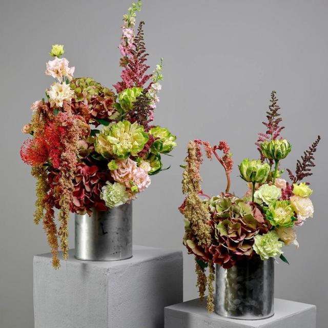 Композиция в банке с гортензией и сортовой розой (в двух размерах)