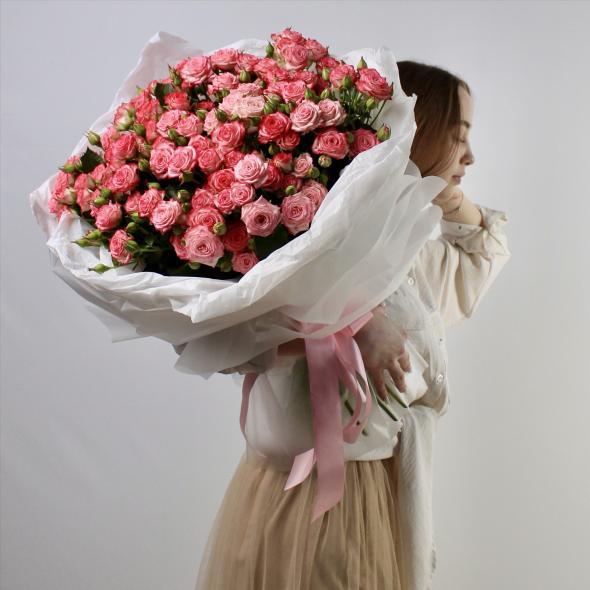 Монобукет из кустовых роз (в линейке 2 размера)