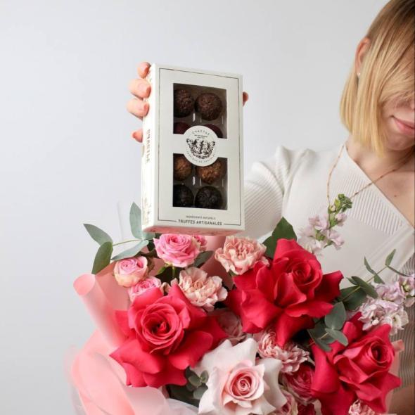 Букет Малиновая вода + трюфели Счастье
