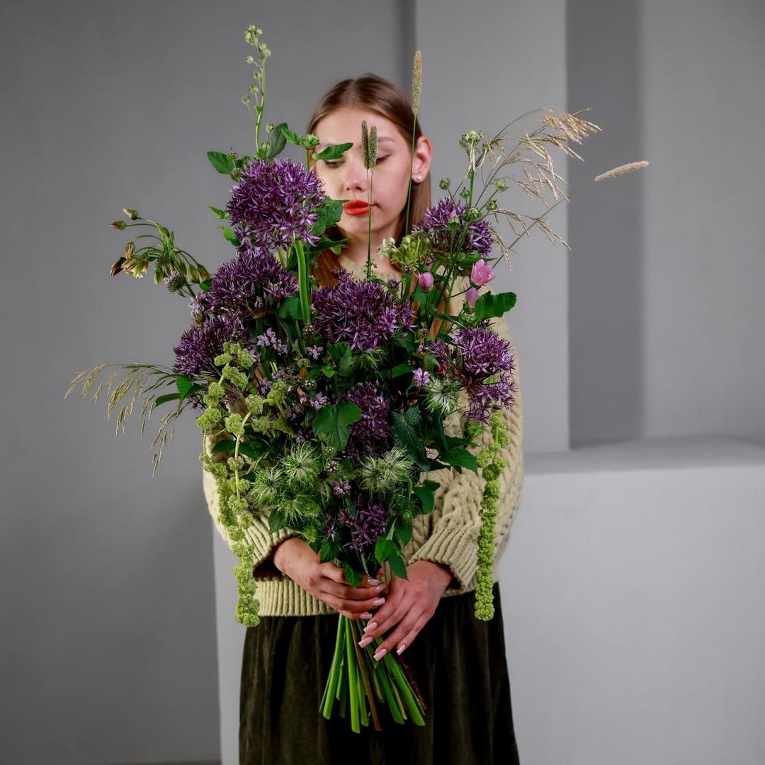 Авторский букет с аллиумом, амарантом и нигеллой