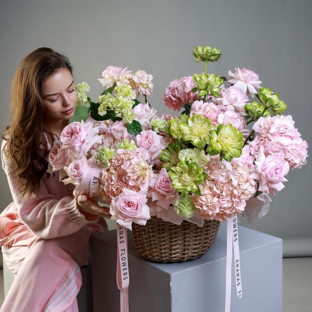 Композиция в корзине Розовый замок