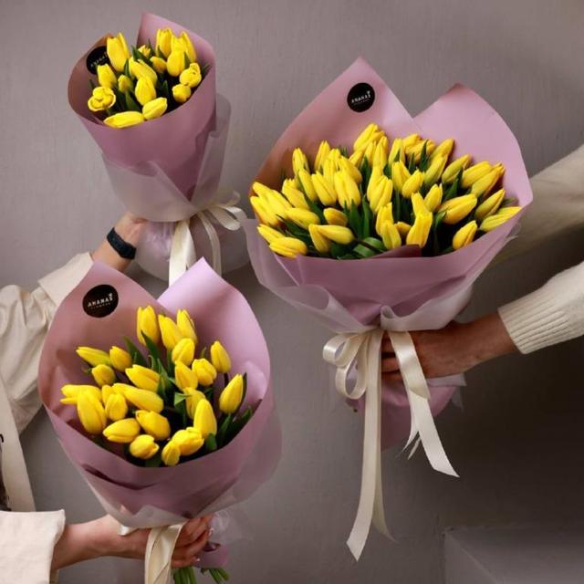 Букет их жёлтых тюльпанов (в трёх размерах) Букет их жёлтых тюльпанов (в трёх размерах)