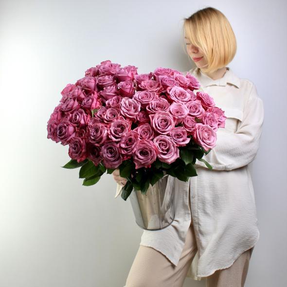 Роза Эквадор Moody Blue 50 см